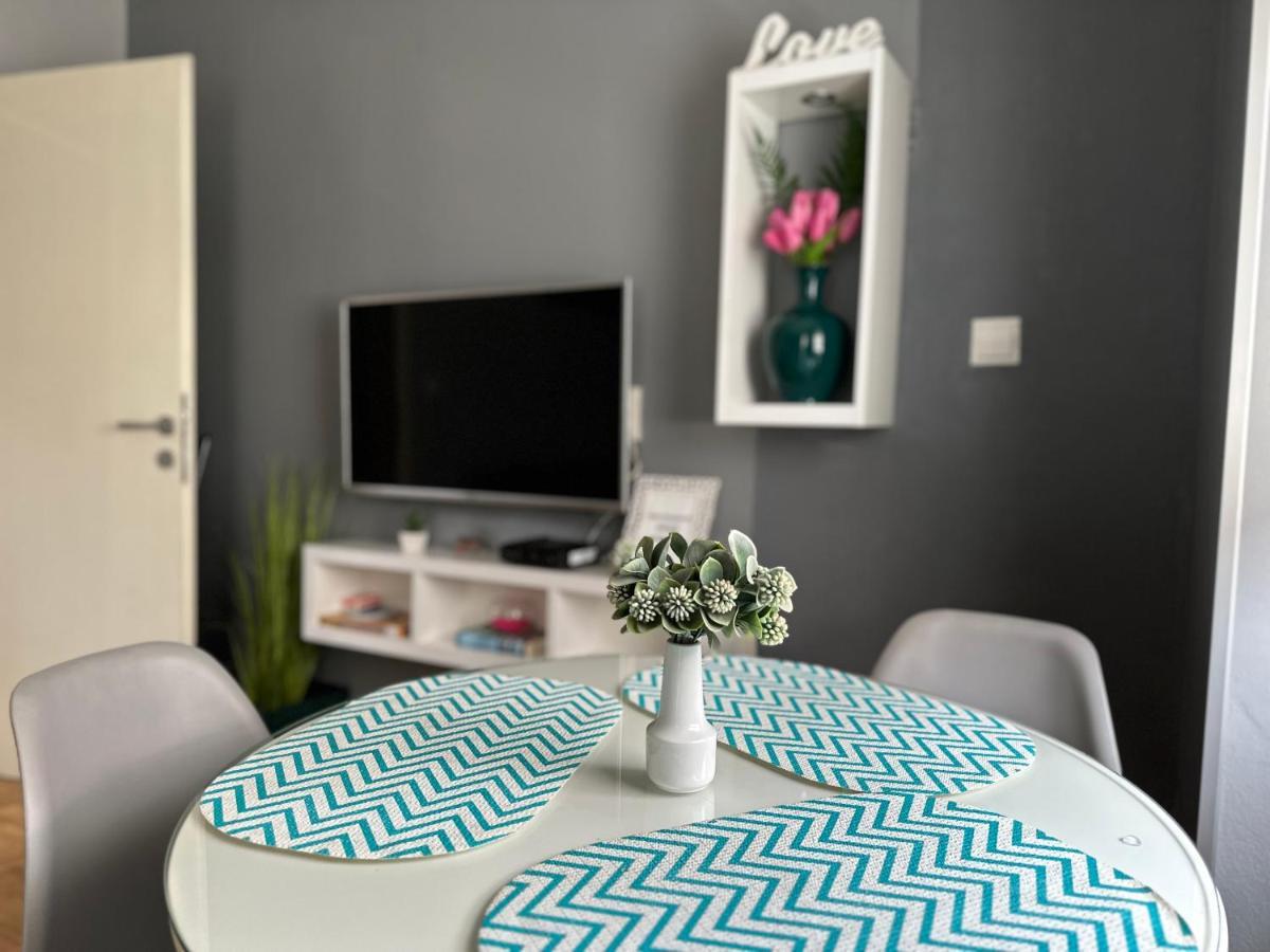 Apartment Teatar Тузла Екстер'єр фото