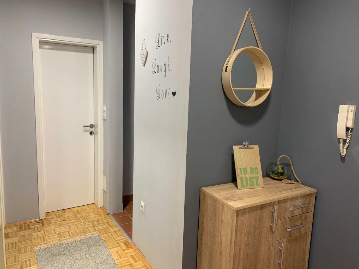 Apartment Teatar Тузла Екстер'єр фото