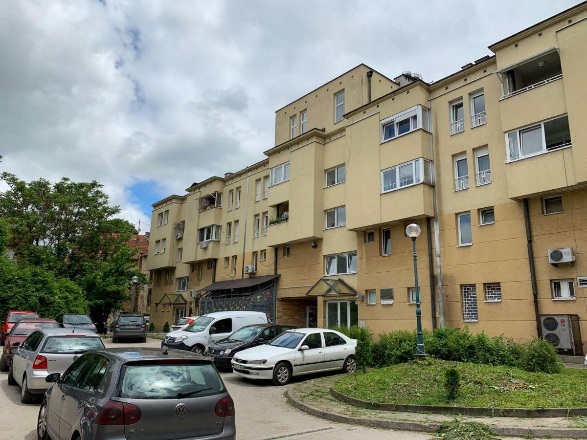 Apartment Teatar Тузла Екстер'єр фото
